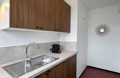 Saint-Lambert Apartment | New studio with Eiffel Tower view and elevator