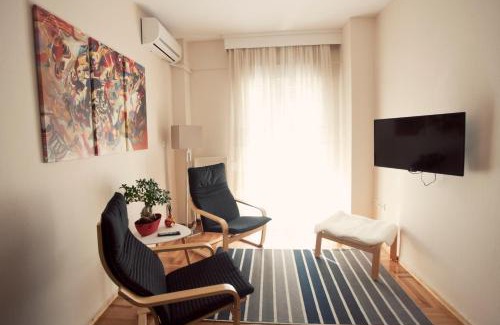 Thessaloniki Apartment | New Stylish and Cozy House near Metro Station