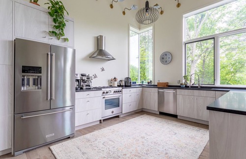West Hurley House | NEW: Stylish Escape w/Heated Pool & Hot Tub