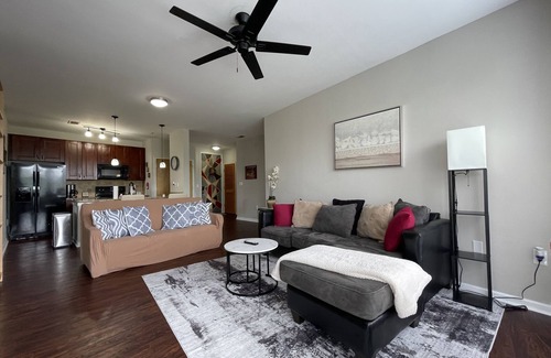 West End Condo | NEW! Stylish Sky Lofts Condo in Historic West End