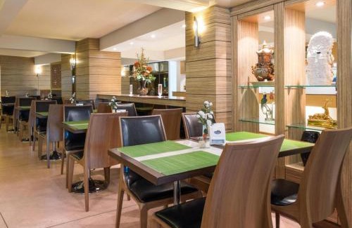 Pom Prap Sattru Phai Resort | New Suanmali Hotel