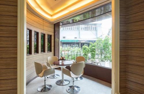 Pom Prap Sattru Phai Resort | New Suanmali Hotel