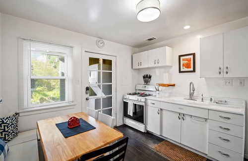Silver Strand House | NEW - Surf Bungalow w/Hot Tub - Steps from Beach