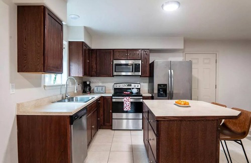 Hilltop House | New Tacoma Home Near Hospitals and Downtown