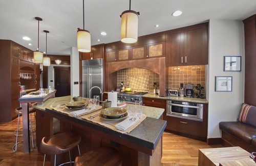Empire Pass Condo | New! The 401! Luxury Ski-In/Ski-Out at Deer Valley w/Hot Tub-Fitness Center!