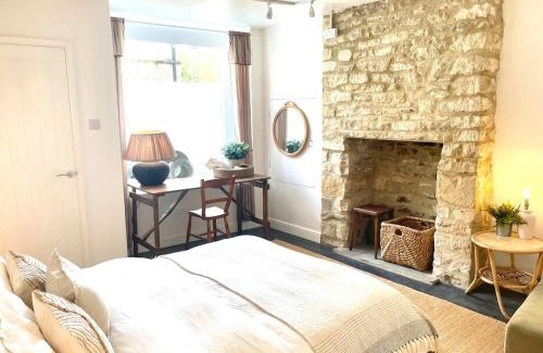 Cirencester Apartment | New The Barley Rustic luxury