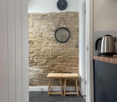 Cirencester Apartment | New The Barley Rustic luxury