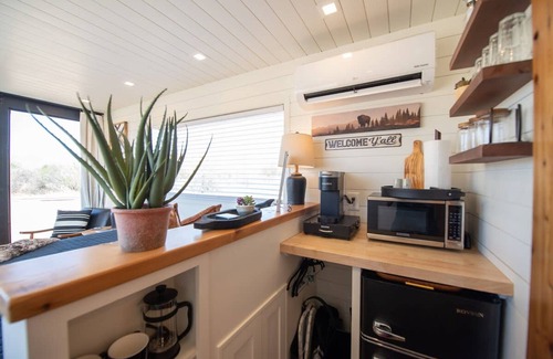 Alpine House | New The Buffalo -shipping Container in Alpine