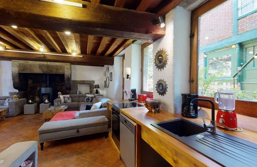 Villedieu-les-Poeles House | New: The Court of Paradise in the historic center!