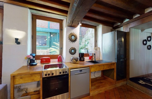 Villedieu-les-Poeles House | New: The Court of Paradise in the historic center!