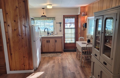 Higgins Lake Cabin | New! The Higgins Lake Hideaway - Super Cute and Great Location Only 3 Blocks from Higgins Lake!