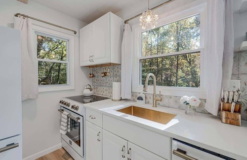 Front Royal House | New | The Rosewood Retreat | Cozy Cabin w/Hot Tub