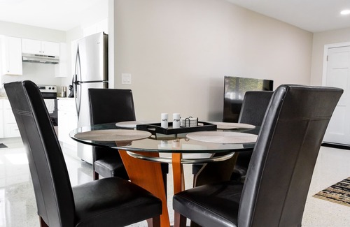 Anona House | NEW! The Seafoam Bungalow - close to beaches!