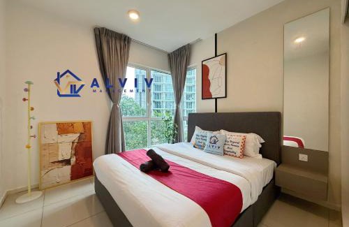 Bunga Paya Pantai Apartment | NEW! The Shore Residences 3BR Luxury I Direct access to Shopping I 6-10pax I 10minsJonker