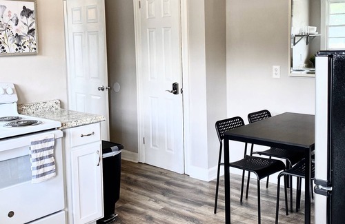 Greenville Apartment | New!!! The Tiny Escape