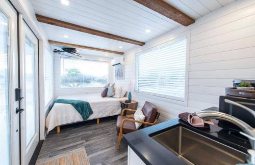 Alpine House | New The Wild West Cozy Container Home