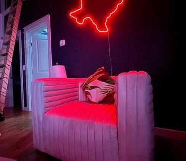 Port Bolivar House | NEW Tiki House! Near Beaches, Sleeps 6-7