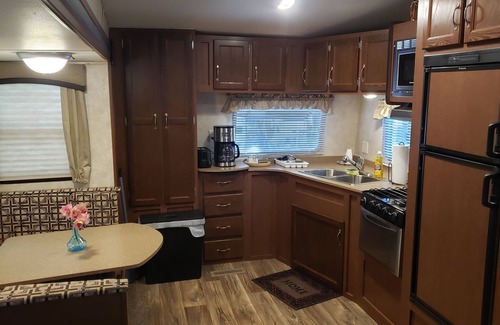 Key Largo House | New Tiny House RV, Kayak, Beach, Marina, Pool