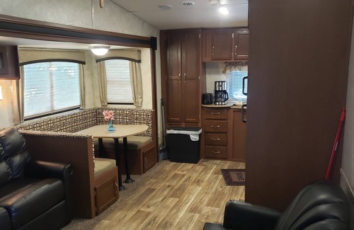 Key Largo House | New Tiny House RV, Kayak, Beach, Marina, Pool