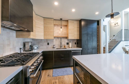 North Park City House | New to Market! Gorgeous Mountain Escape, Walk to Ski Lift, Historic Main Street, Free Transit Route!
