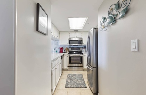 Garden City Condo | New to Rental Market! Perfect 1 Bedroom Oceanfront!