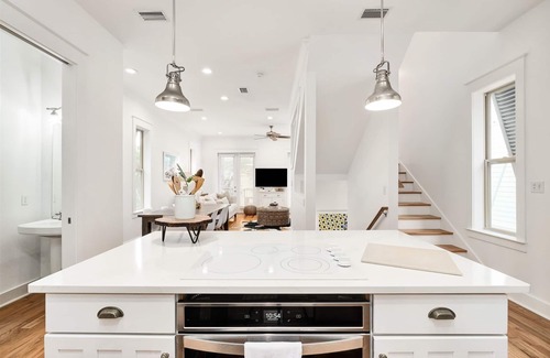 Rosemary Beach House | New to Rental and Recenty Updated! Walk to the beach and Lagoon Pool - `Bumblebee Cottage`