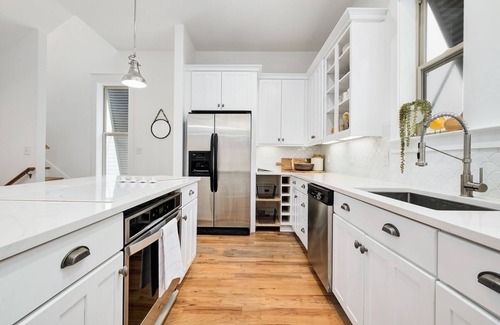 Rosemary Beach House | New to Rental and Recenty Updated! Walk to the beach and Lagoon Pool - `Bumblebee Cottage`
