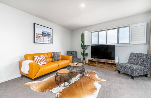 Greenway Apartment | New to VRBO: 2BR/2BA Greenway Apt with Views