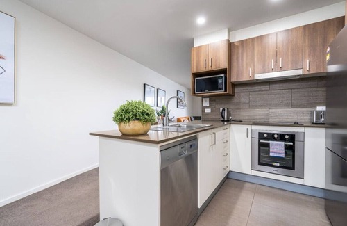Greenway Apartment | New to VRBO: 2BR/2BA Greenway Apt with Views