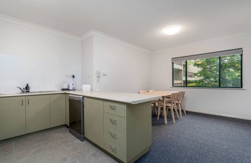 Reid Apartment | New to VRBO: 2BR Apartment Close to Glebe Park & Canberra City
