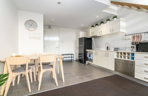 Braddon Apartment | New to VRBO: Bright Loft-Style Apt with Gorgeous View