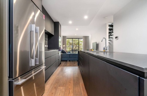 Braddon Apartment | New to VRBO: Contemporary Tri-Level APT in a Prime Central Spot