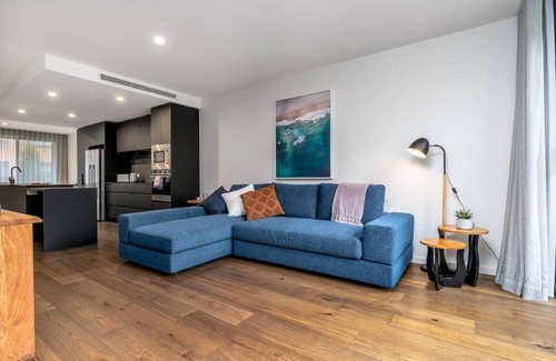 Braddon Apartment | New to VRBO: Contemporary Tri-Level APT in a Prime Central Spot