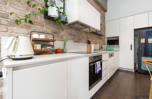 Phillip Apartment | New to VRBO: Cosy Apt 7 Min Drive Away from Canberra Hospital
