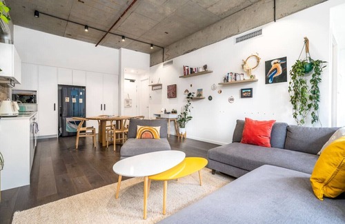 Phillip Apartment | New to VRBO: Cosy Apt 7 Min Drive Away from Canberra Hospital