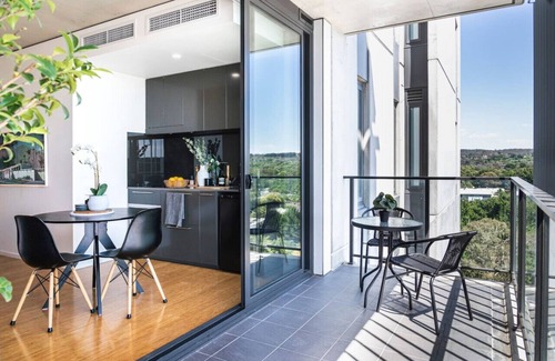 Lyneham Apartment | New to VRBO: Designer Series Apartment on Northbourne