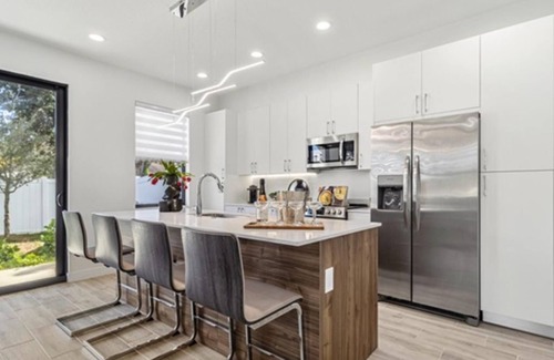 Pinecrest West Park House | NEW to VRBO, Last Min Specials
