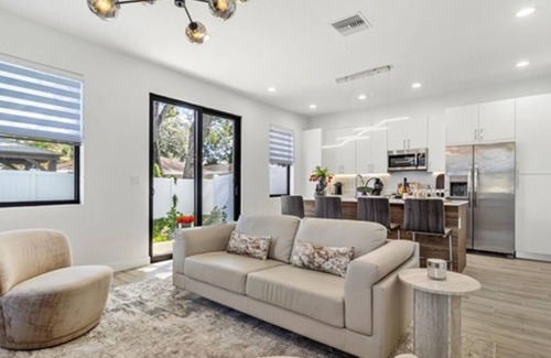 Pinecrest West Park House | NEW to VRBO, Last Min Specials