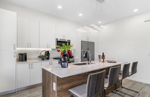 Pinecrest West Park House | NEW to VRBO, Last Min Specials