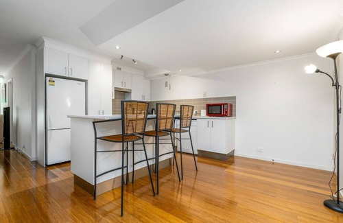Narrabundah Apartment | New to VRBO: Spacious 2BR APT Panoramic Views, Central Location