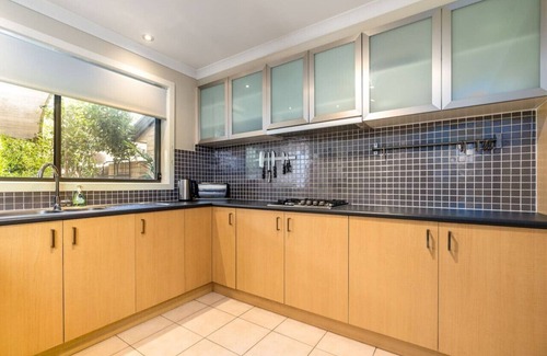 Gungahlin House | New to VRBO: Superb 3BR Townhouse near Town Centre!