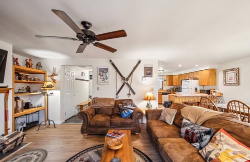North Creek House | NEW! Top Ridge 49P - Family-Friendly End Unit