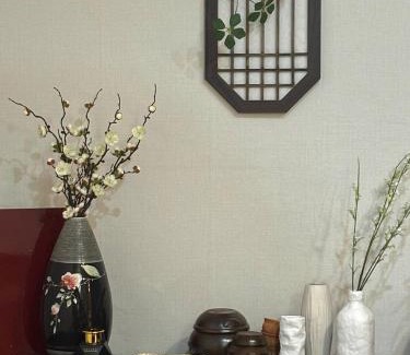 Gwanak-gu Apartment | #New #Traditional mood #Line2 Sillim station walk 10min, Hongdae Gangnam 20min #3Bed 3AC Netflix #쉼온유 stay