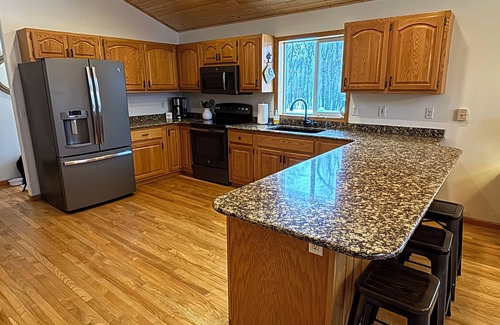 Pelican Rapids House | New! Tranquil Country Getaway - fitness space+fireplace+near lakes