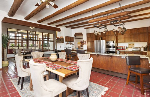 Canoncito House | NEW! Tranquil Home |15 min to Santa Fe Plaza | Perfect for Groups | Dogs ok