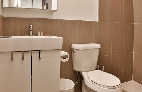 Wynwood Art District Condo | ✨New, Trendy, Cool Wynwood Flat-12