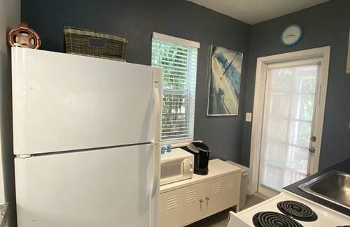 Miami Shores Cottage | NEW! Tropical Deco Cottage minutes to beaches and Barry University