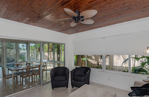 Santa Barbara Estates House | NEW! Tropical Retreat Family Home, 5 mim to beach