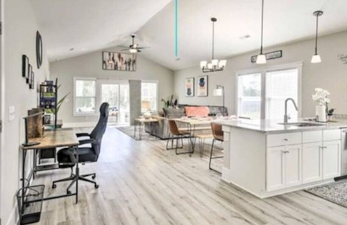 Little River House | New Tucked Away Quiet Beach Haven