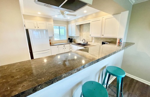 Lake Hamilton Condo | NEW Two Bedroom Lake Getaway! Serene and CLEAN!